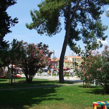 Tamaris, 600 M From The Beach Новиград Экстерьер фото